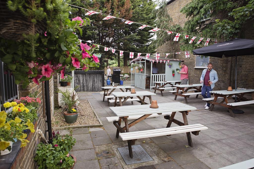 Hotel The Milford Arms Hounslow Exterior foto