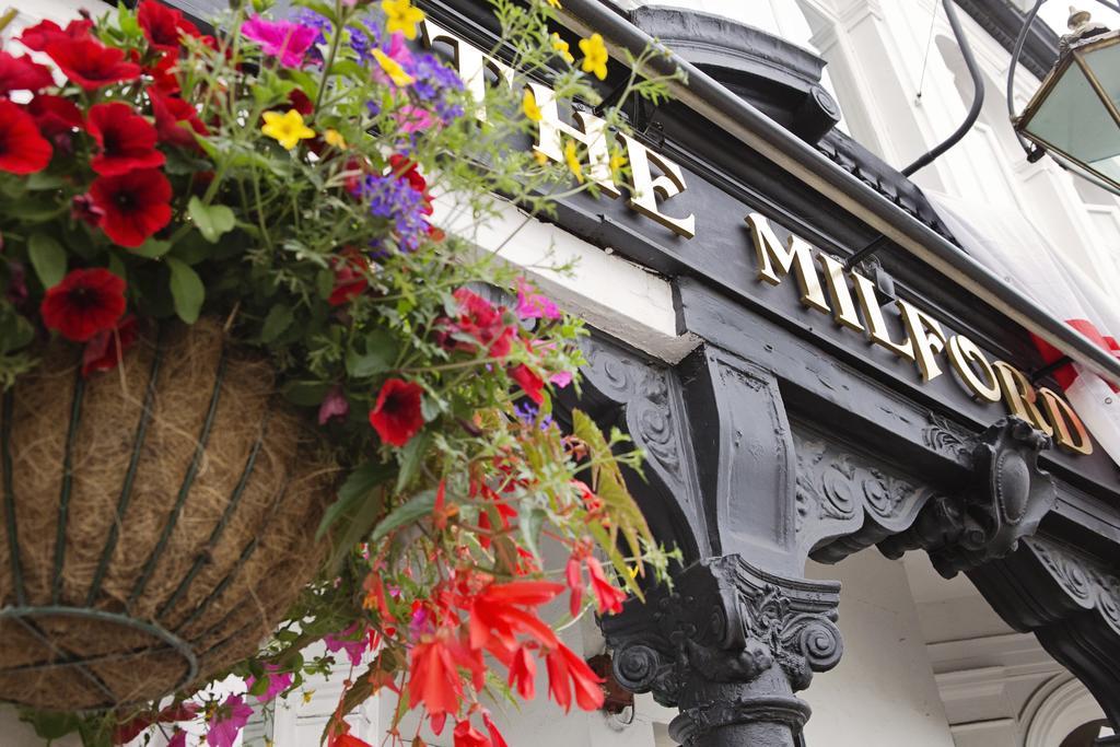 Hotel The Milford Arms Hounslow Exterior foto